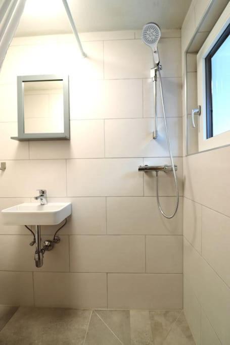Schickes Zimmer Mit Top-Ausstattung In Idealer Lage Φελτκίρχ Εξωτερικό φωτογραφία